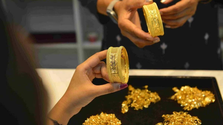 Today Gold Price: सस्ता हुआ सोना और चांदी, देखे आज के ताज़े रेट